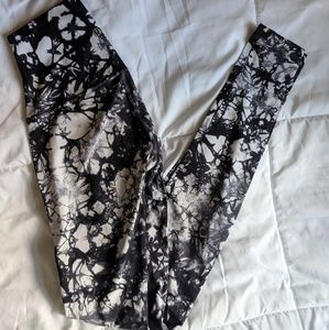 Lululemon Shibori Wunder Under size 2